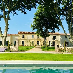 https://mas-des-2-platanes.fr-provencehotel.com
