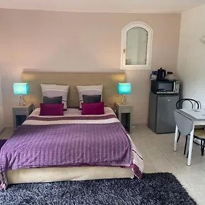 https://chambre-spacieuse-independante-dans-villa-plus-parking-privee.fr-provencehotel.com